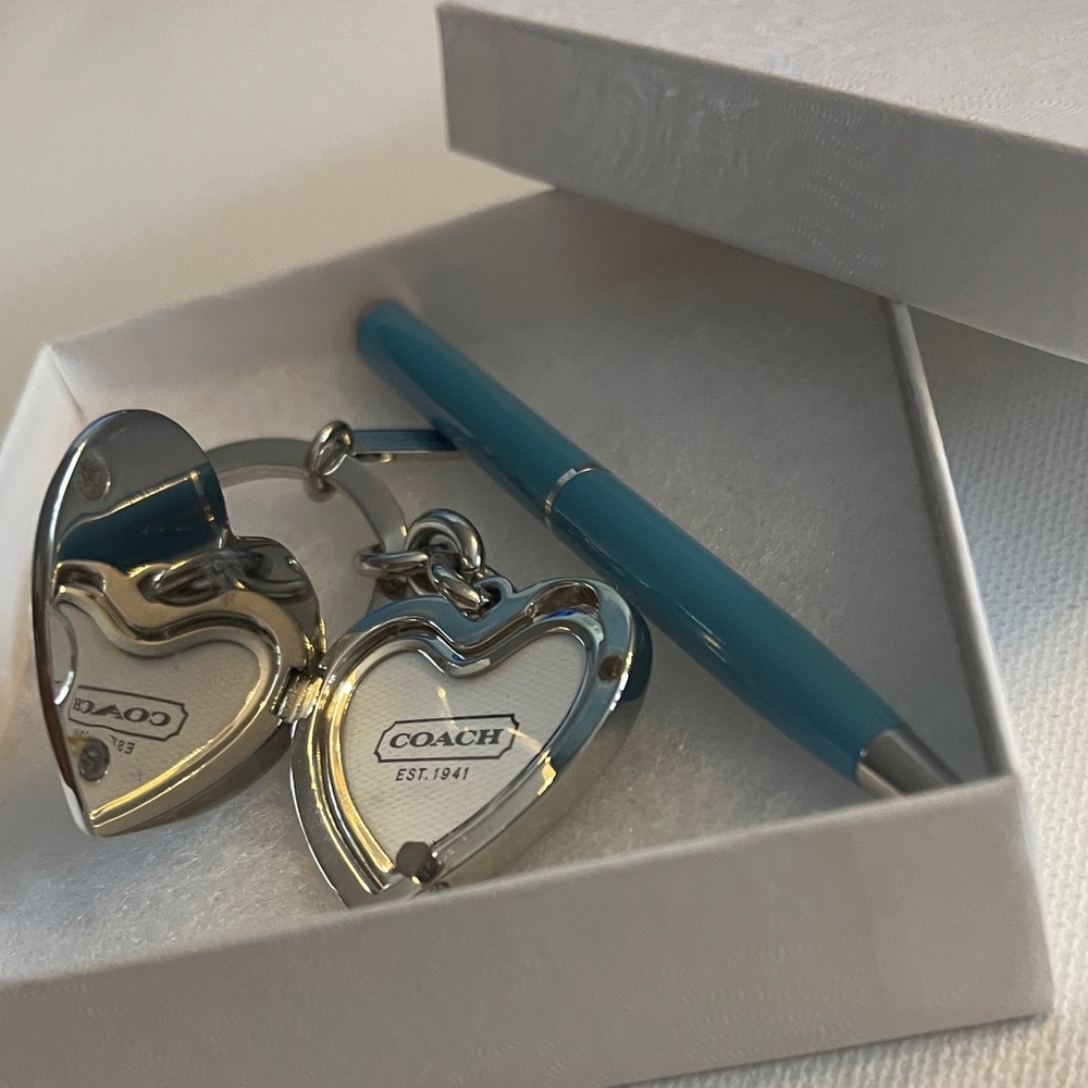 Coach Teal Signature Heart Keychain - Picture 9 of 9